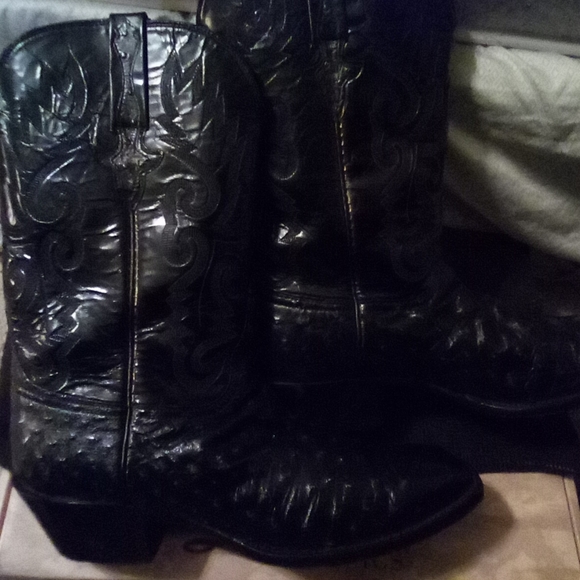 Lucchese classics cowboy boots